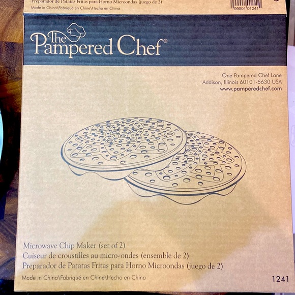 Pampered Chef Microwave Chip Maker (set of 2). Like New. In box. - Picture 1 of 2